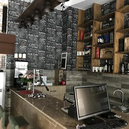 Hotel Nina & Lounge Bar