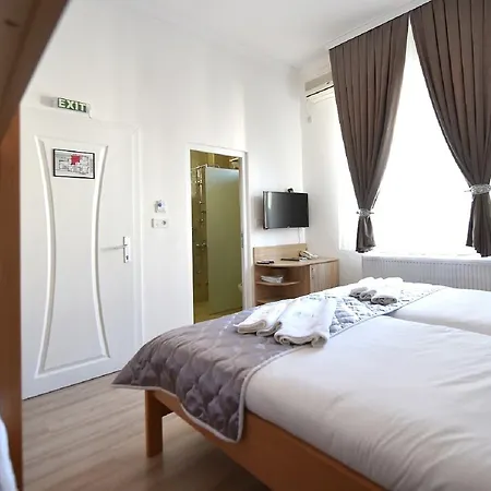 Hotel Nina & Lounge Bar Skopje